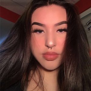 Meet your Posher, Cynthea